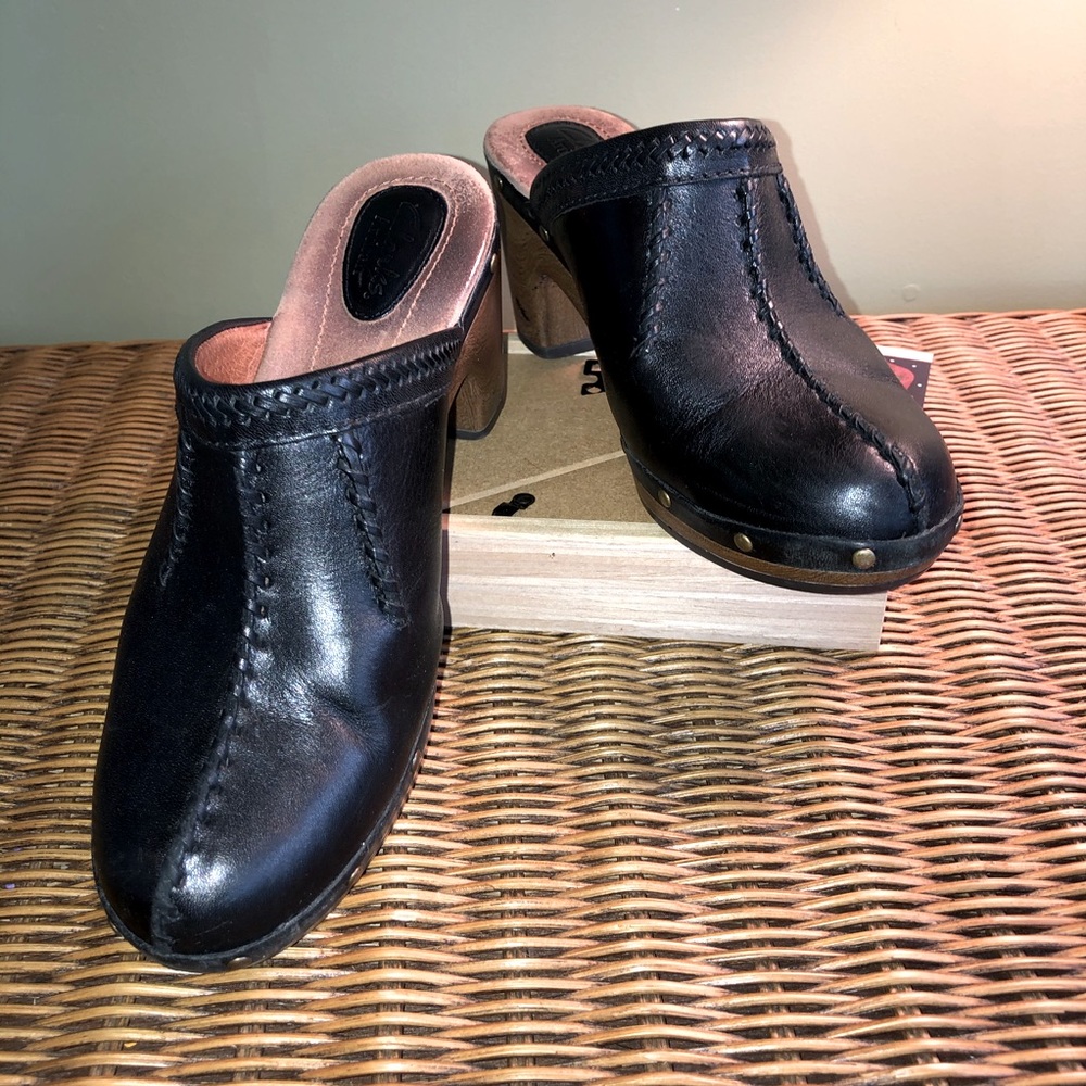 Clark’s Artisan Black Clog W/Braiding&Studs Sz 8.5